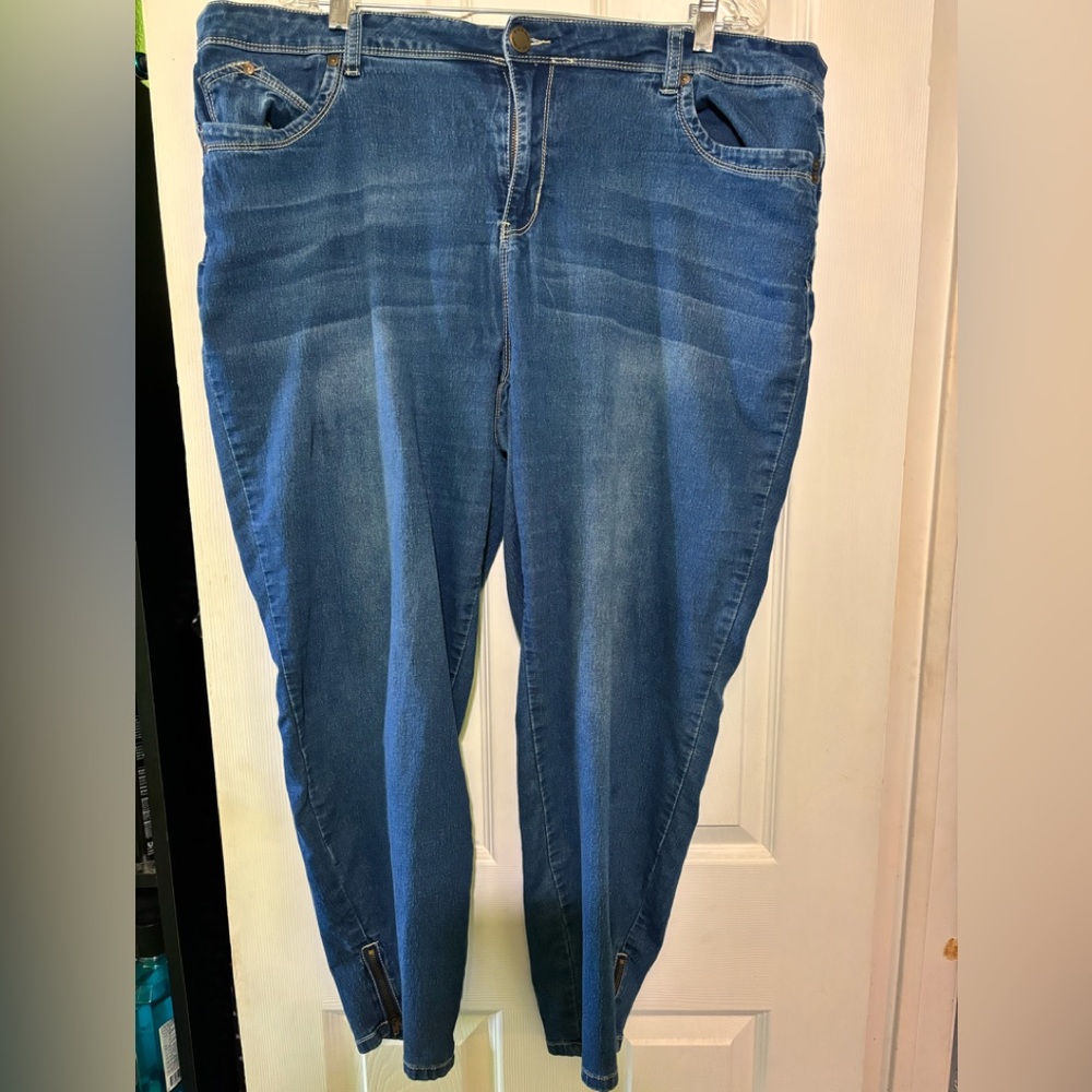 Avenue Skinny Blue Jeans